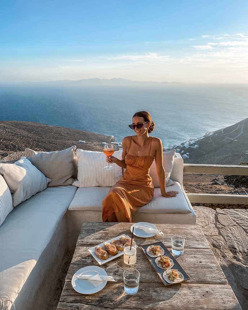 Open-air dinner at a restaurant located on a hill with an incredible sea view