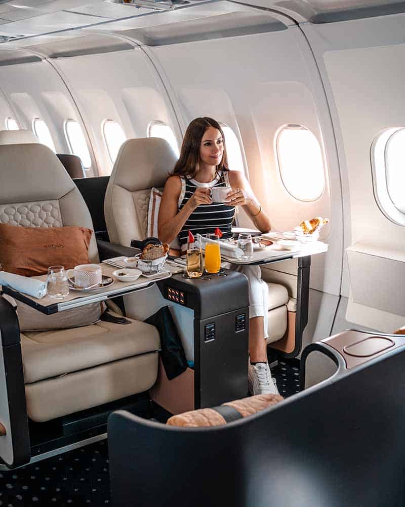 Beond Seats with Dining Tables